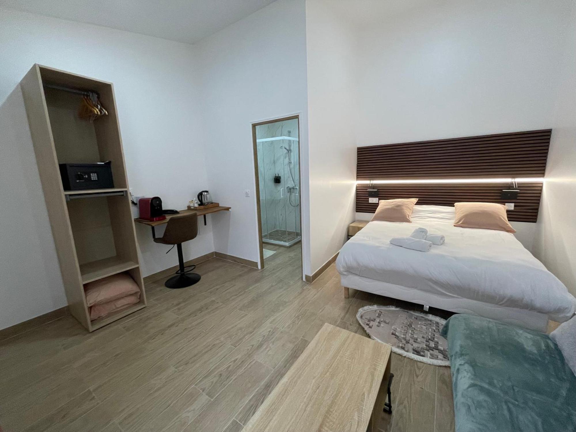 Hotel Du Parc Canal - Stade De France แซงต์-เดอนี ภายนอก รูปภาพ
